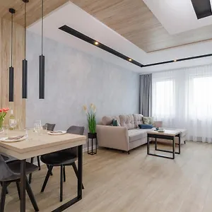  Apartment Four Season By Renters Polen